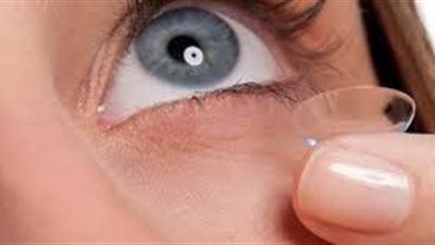 ما حكم وضع العدسات اللاصقة بغرض الزينة؟