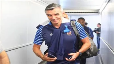 وكيل كارتيرون يكشف عن طلبات المدرب قبل الساعات الأخيرة من رحيله