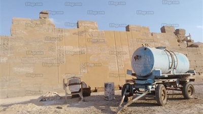 بعد إعادة تركيبه.. قصة هدم الرومان للجدار الفاصل بين البحيرة المقدسة وفناء الخبيئة بمعبد الكرنك (صور) 