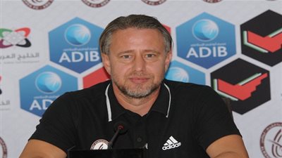 الأهلي يدرس التعاقد مع مدرب الوحدة الإماراتي