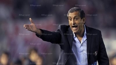 دياز يقنع الخطيب لتدريب الأهلي