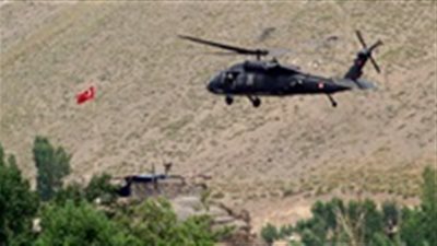 مروحية عسكرية تصطدم بسطح منزل في اسطنبول (فيديو)