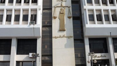 حبس حارس مدرسة ٤ أيام بتهمة التحرش بتلميذة وتقبيلها في السويس