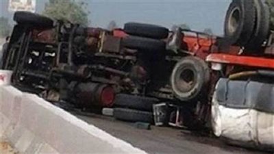 إصابة شخصين في تصادم سيارة ملاكي ونصف نقل أعلى الدائري بالسلام