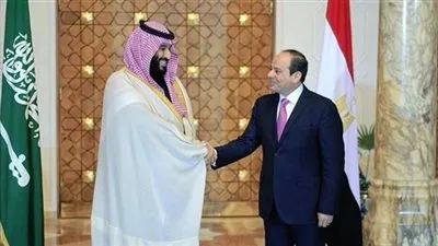 الرئيس السيسي يستقبل محمد بن سلمان بمطار القاهرة 