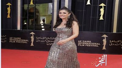 بسمة تخطف الأنظار في عرض فيلم 