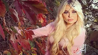 ميريام كلينك تثير الجدل بجلسة تصوير عارية بمناسبة الكريسماس (فيديو وصور)