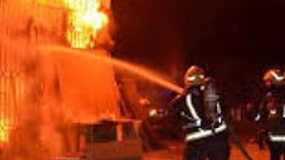 الدفع بـ3 سيارات إطفاء للسيطرة على حريق بمخزن لجمع القمامة بمدينة نصر