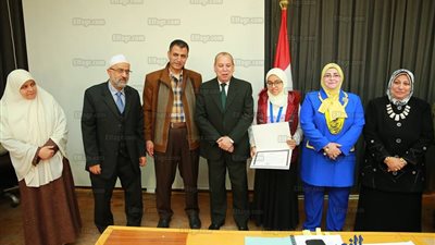 محافظ كفرالشيخ يكرم الفائزة بالمركز الثاني عالمياً  في مسابقة 