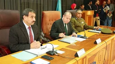محافظ كفرالشيخ يعتمد 21 قرارًا خلال جلسة المجلس التنفيذي (صور)