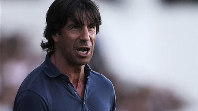 أحد يتعاقد مع المدرب البرتغالي باولو لورينسيو