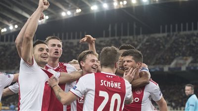 أياكس يهزم أيك أثينا ويتأهل لدور الـ16 بدوري أبطال أوروبا