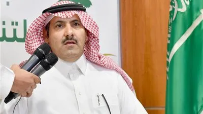 السفير آل جابر: دعم السعودية رفع قيمة الريال اليمني