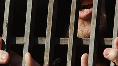 المؤبد لعاطل وربة منزل تخصصا في سرقة المارة بالإكراه