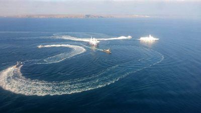 أوكرانيا تعلن سبب إرسال السفن الحربية إلى مضيق كيرتش