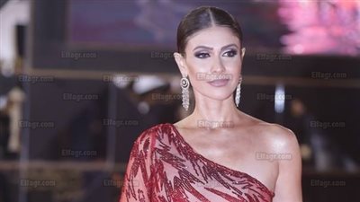 بسمة ومريم حسن ومنال سلامة على السجادة الحمراء في ختام 