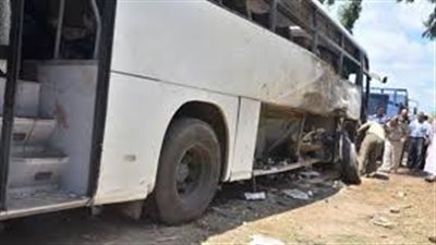 عاجل.. إصابة سائحين ألمان إثر تصادم أتوبيس على طريق 