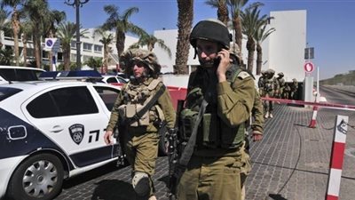 أردني يصيب إسرائيليين في هجوم بمطرقة في إيلات