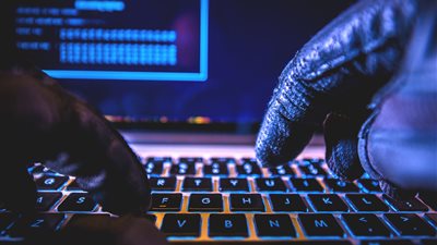 إيران تجنّد أكثر من 70 موقعًا للتضليل الإعلامي في العالم