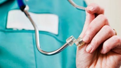 الممرض الالكتروني.. بديل يهدد خريجي كليات التمريض ويقضي على مهنة ملاك الرحمة