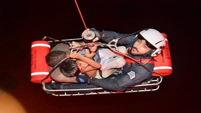 سبق- السعودية| احتجاز أطفال داخل السيول بينبع.. وطيران الأمن يتدخل