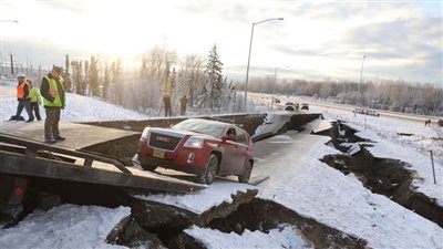 ترامب يعلن حالة الطوارئ في ألاسكا بسبب الزلزال القوي