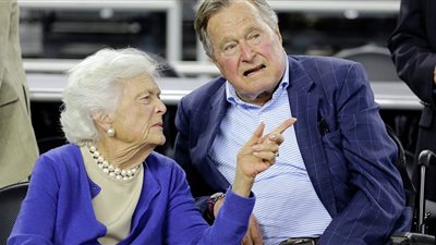 أول دولة عربية تنعي جورج بوش الأب