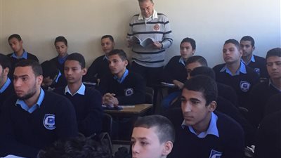 وزير النقل يوجه بتدريب طلبة وردان في مواقع العمل