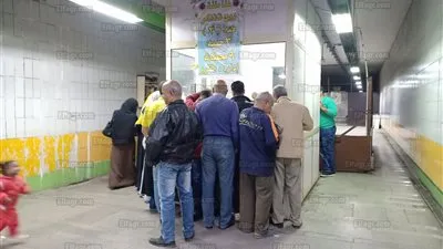 استمرارا لنجاح حملة الرئيس.. إقبال كثيف على تحليل فيروس سي بمترو العتبة (صور)