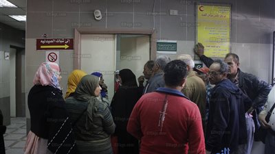 في أول أيام المبادرة.. إقبال كثيف على شبابيك الكشف عن فيروس سي بالعاصمة (صور)