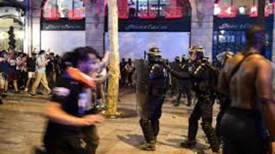 فرنسا: غلق المتاجر بسبب أعمال العنف في الشانزلزية