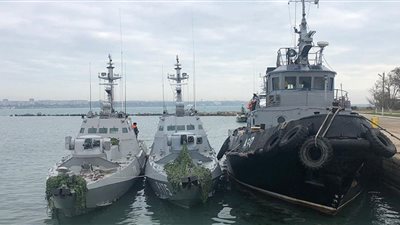 استئناف الملاحة في مضيق كيرتش أمام السفن