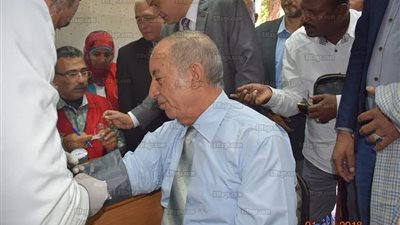 إجراء الفحوصات الطبية لـ