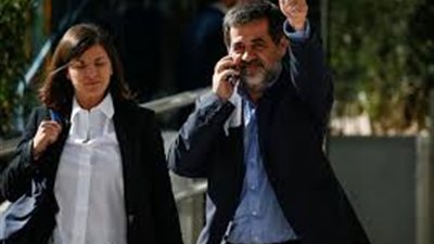 زعماء كتالونيون يبدأون إضرابا عن الطعام فى سجون إسبانيا