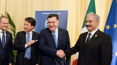 السراج وحفتر يبحثان مع مسؤولين أردنيين الأزمة الليبية