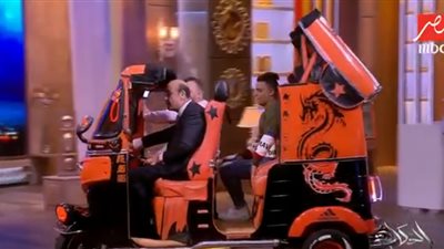 شاهد.. عمرو أديب يقود 