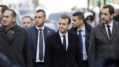 ماكرون يزور قوس النصر بعد أعمال 