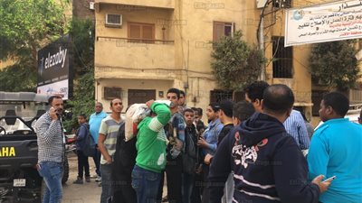 بعد مطاردة في الشوارع.. كمين متحرك يضبط نشال سرق حقيبة سيدة بالأقصر (صور) 