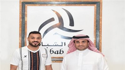 الشباب يعلن تجديد عقد الثنائي سالم والشمري