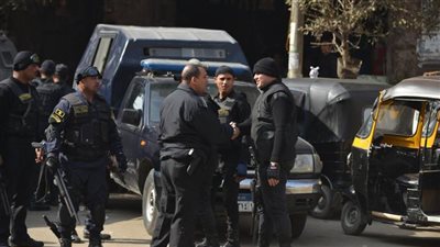 ضبط 346 قطعة يشتبه في أثريتها بحوزة أحد الأشخاص بالمنيا (فيديو)