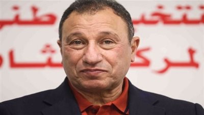 وزير الشباب والرياضة يستقبل الخطيب في مطار القاهرة