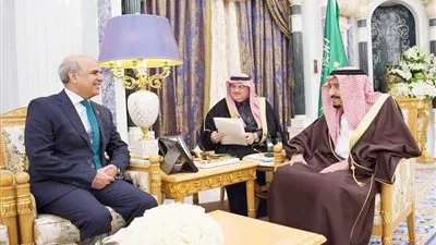 خادم الحرمين يستقبل سفير باكستان بمناسبة انتهاء فترة عمله