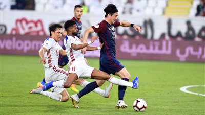 الشارقة يترقي صدارة الدوري الإماراتي مؤقتا