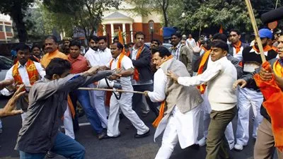 مقتل شخصين في احتجاجات عنيفة على ذبح بقرة بالهند