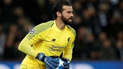 حارس ليفربول يفتح النار على تقنية الفيديو