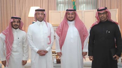 عاجل - السعودية| نائب أمير الجوف يبحث دور إمارات المناطق بالخطة المستقبلية لتطوير 