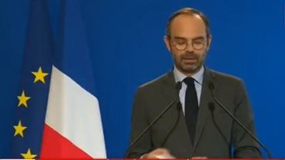 رئيس الوزراء الفرنسي يعلن تجميد زيادة الضرائب على الوقود لمدة 6 أشهر