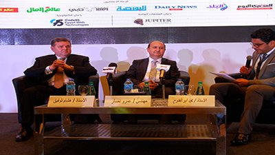 وزيرا قطاع الأعمال العام والتجارة والصناعة يفتتحان القمة السنوية الخامسة للسيارات