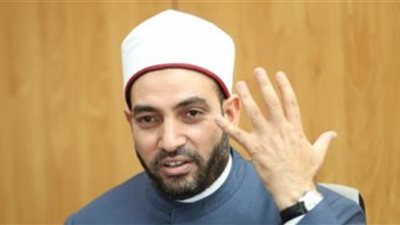 سالم عبد الجليل يكشف حكم الطلاق عبر 