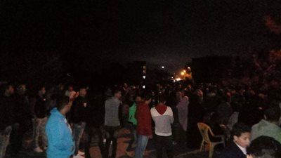 أهالي حميدو يتظاهرون لتكثيف البحث عن الصيادين الغارقين من دمياط 